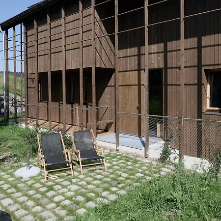 度假居 Chalets Des Lara & Louise 里登